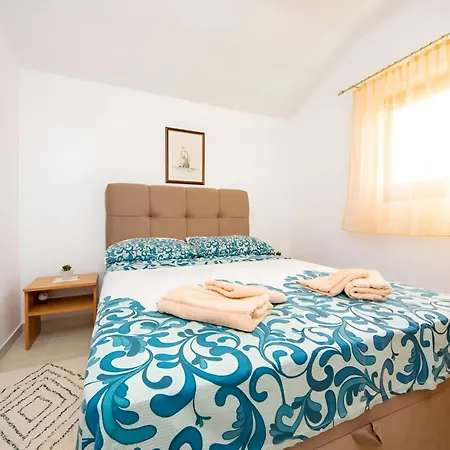 Jadria Near The * Σίμπενικ