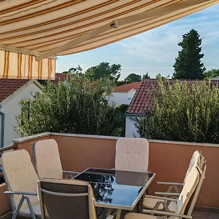 Jadria Near The Апартаменты Шибеник